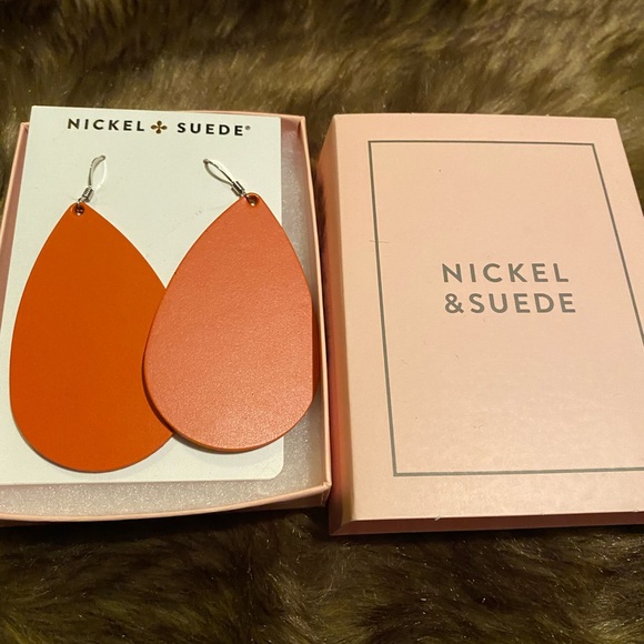 Coral Nickel & Suede teardrop leather earrings - Picture 2 of 3